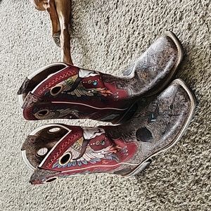 Ariat bull skull and arrow boots